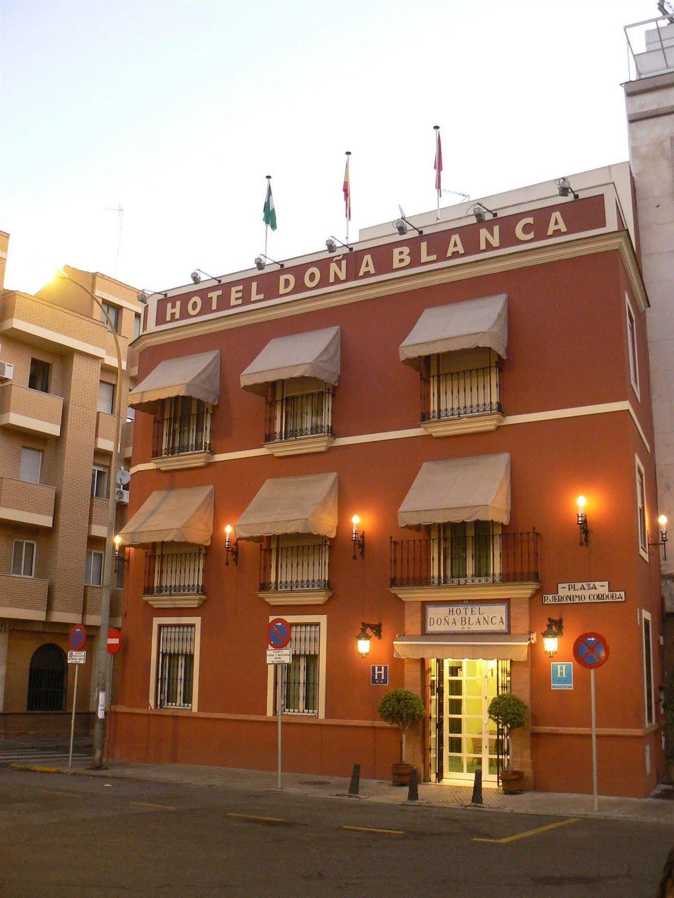 Dona Blanca Hotel